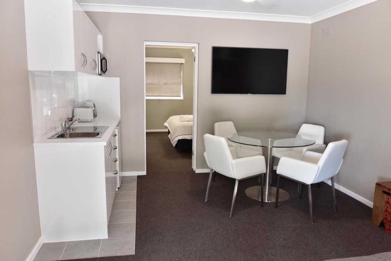 Dutchies Motel Nelson Bay & Dutchmans Beach Apartments 외부 사진