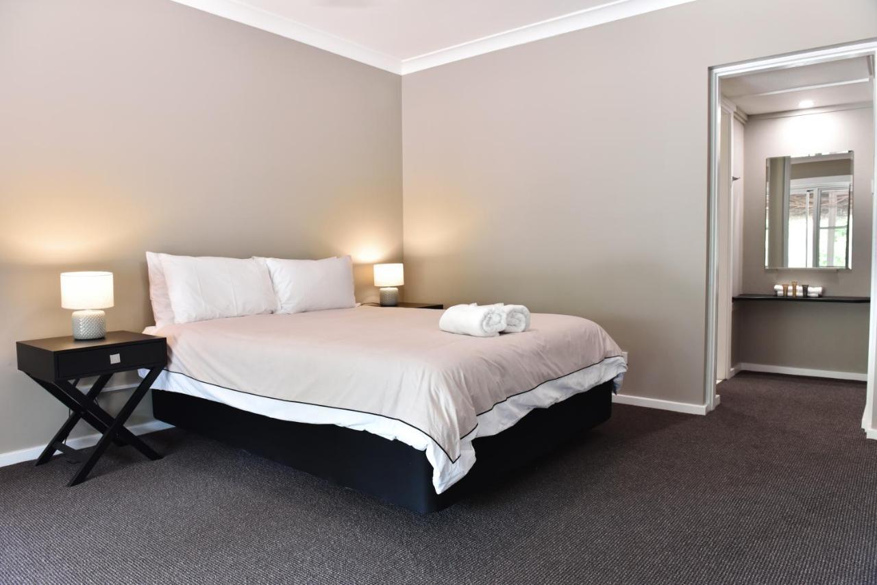 Dutchies Motel Nelson Bay & Dutchmans Beach Apartments 외부 사진